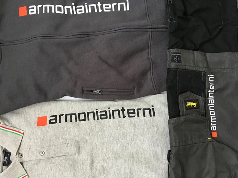 Felpa con zip, polo, pantaloni da lavoro personalizzati